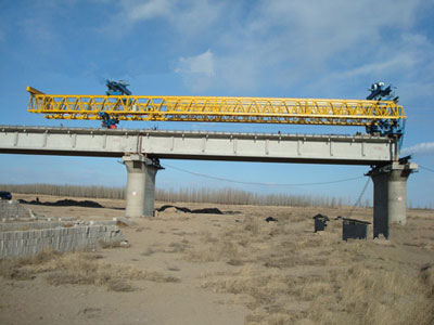 架橋機(jī)現(xiàn)場